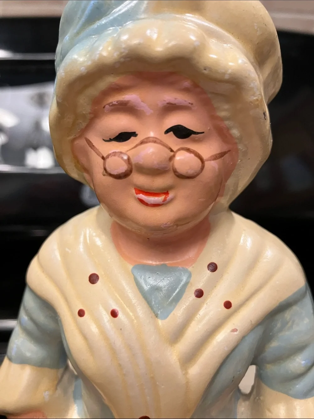 Grandma Utensil holder or planter. Adorable and in nice shape.